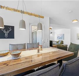 2 bedroom apartment with pool in Okrug Gornji on Ciovo Island, sleeps 6